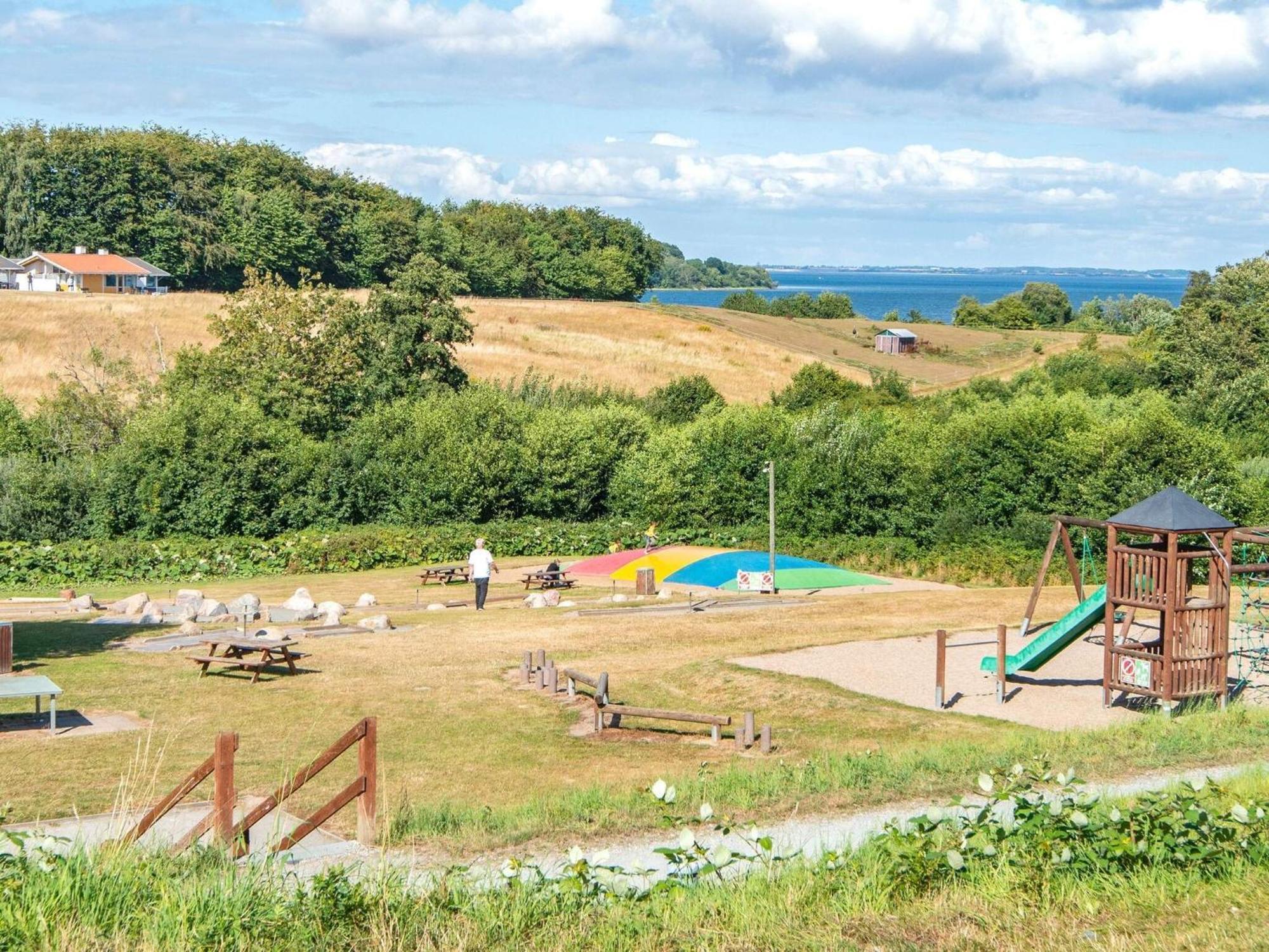 5 Person Holiday Home On A Holiday Park In Обенро Екстер'єр фото