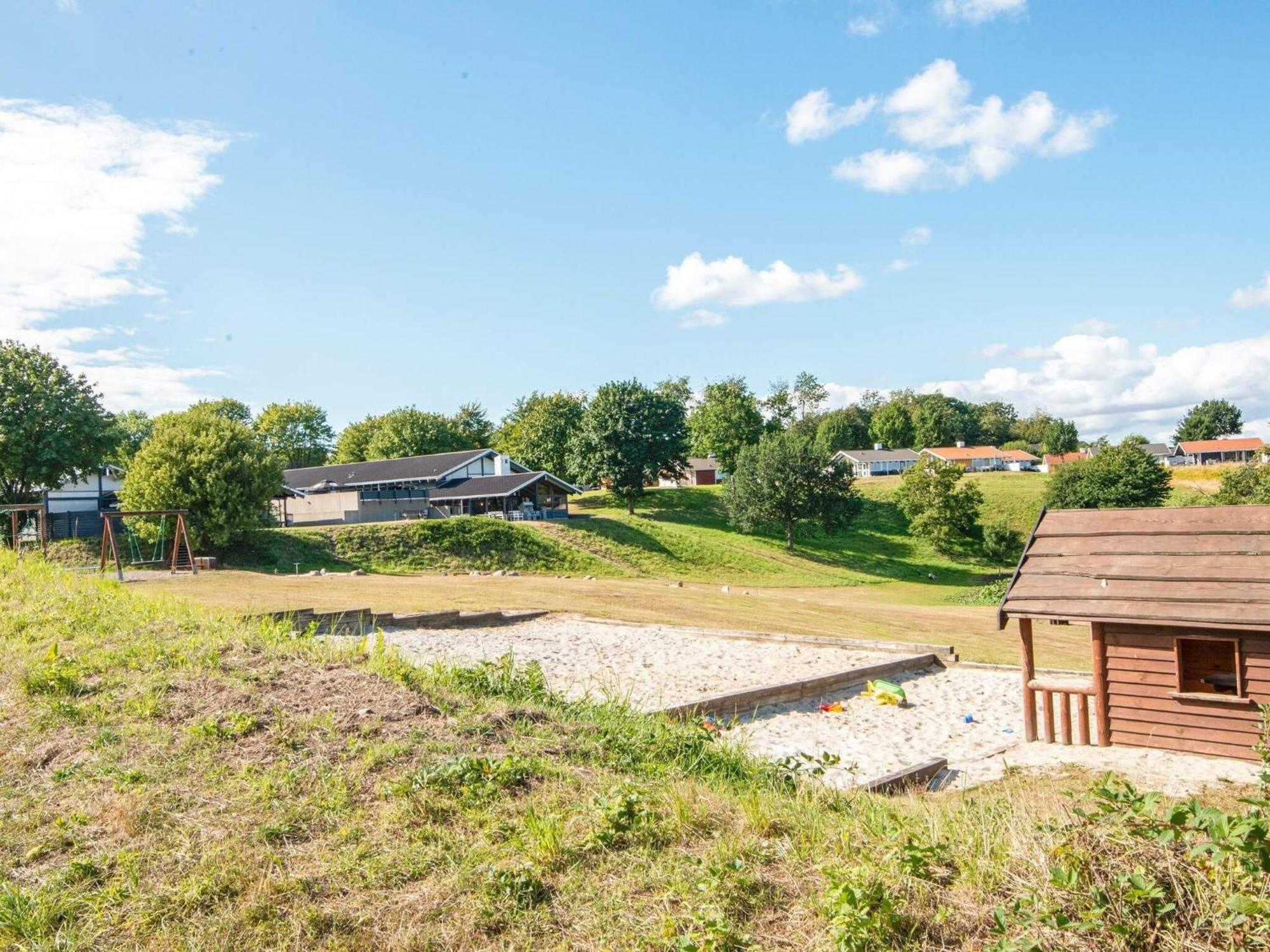 5 Person Holiday Home On A Holiday Park In Обенро Екстер'єр фото
